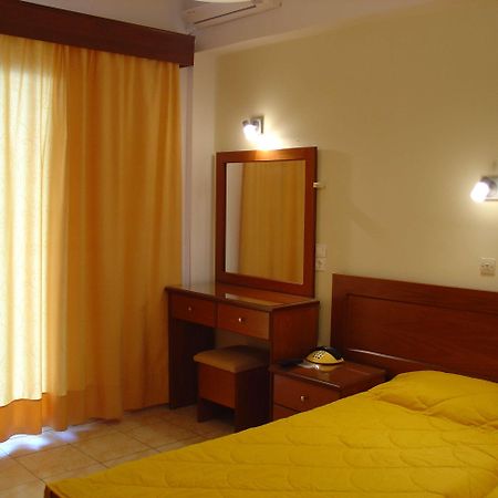 Golden Sands Hotel Ájos Jeórjos Eksteriør bilde